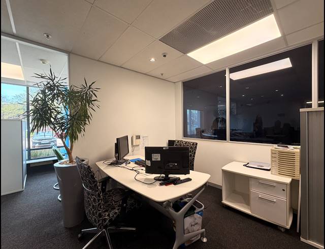 1,523M² OFFICE TO LET IN SOMERSET PARK